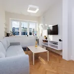 Old Town Velvet Retreat - Style And Comfort